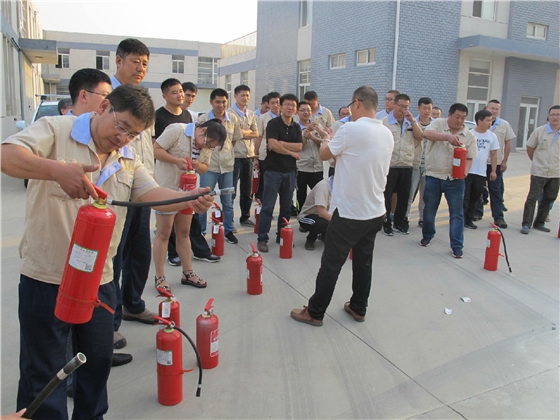 【安全高于一切】華順油氣潤(rùn)滑廠家開展消防安全演練