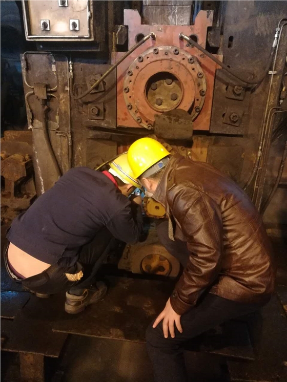 節(jié)省潤(rùn)滑劑的耗量 論油氣潤(rùn)滑在高線上的應(yīng)用