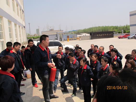 煙臺(tái)華順油氣潤(rùn)滑之安全培訓(xùn)滅火器使用講解