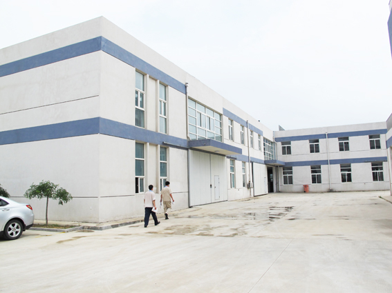 煙臺(tái)華順油氣潤(rùn)滑之庫(kù)房和車間