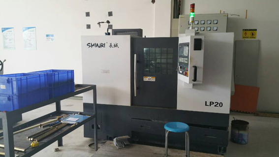 煙臺(tái)華順油氣潤(rùn)滑車(chē)間設(shè)備之?dāng)?shù)控車(chē)床 煙臺(tái)華順油氣潤(rùn)滑車(chē)間設(shè)備之?dāng)?shù)控車(chē)床