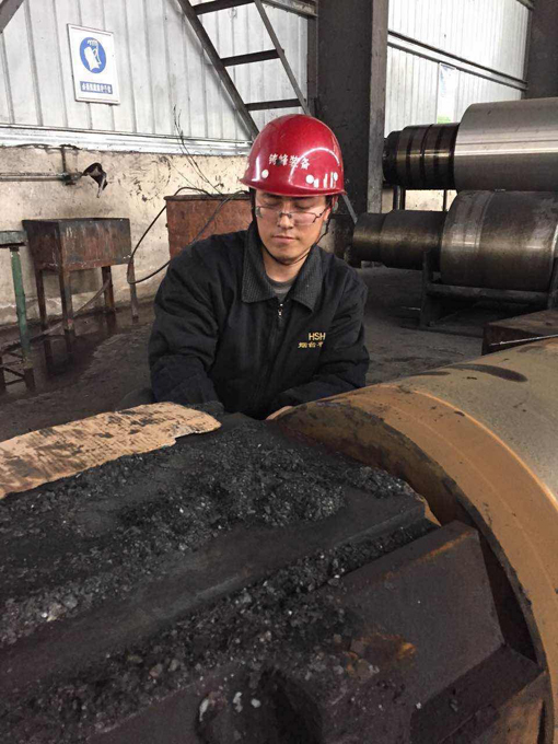 煙臺華順油氣潤滑售后人員現(xiàn)場服務