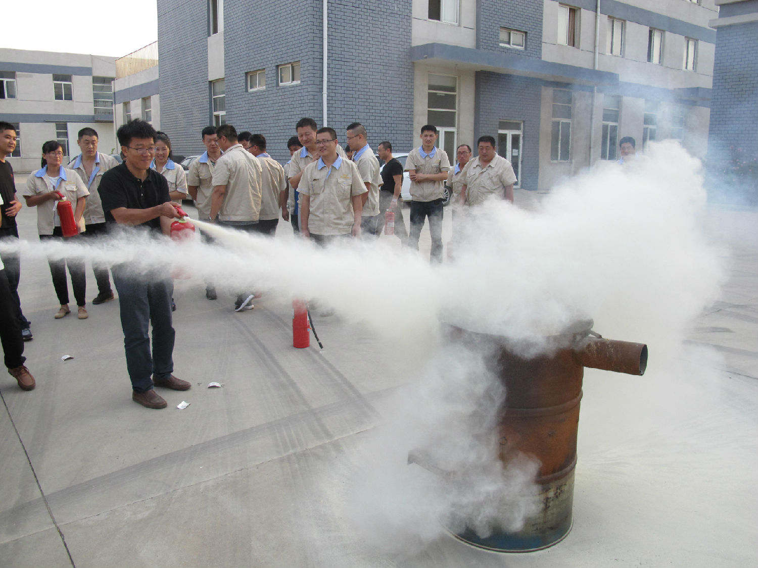 【安全高于一切】華順油氣潤滑廠家開展消防安全演練
